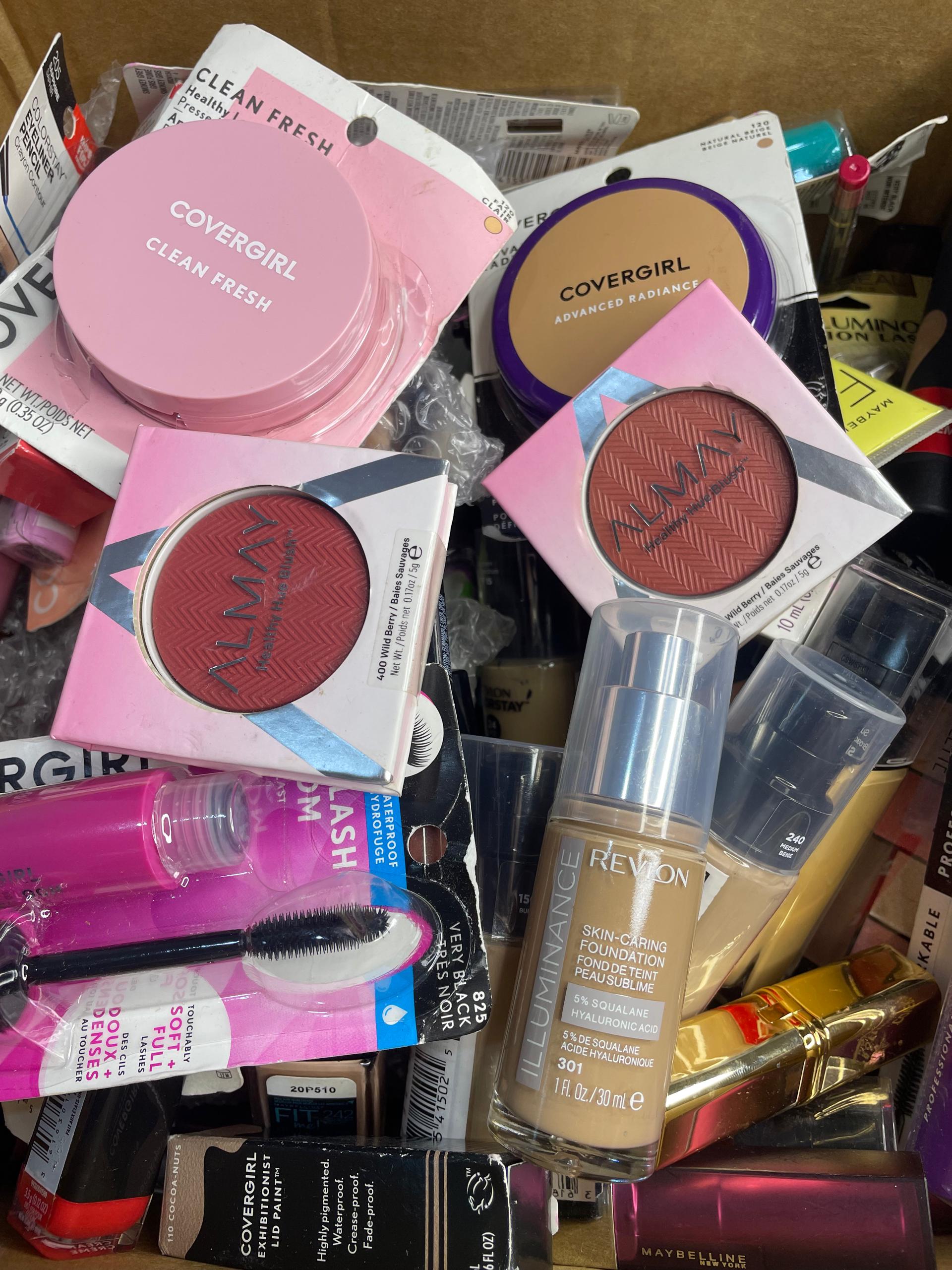 ⭐ Caja de Cósmeticos Premium Surtida marcas TOP - 125 Productos (3.75$/Unidad) ⭐