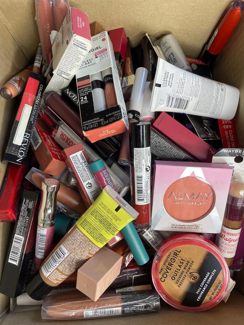 ⭐ Caja de Cósmeticos Premium Surtida marcas TOP - 50 Productos (Desde 2.62$/Unidad) ⭐