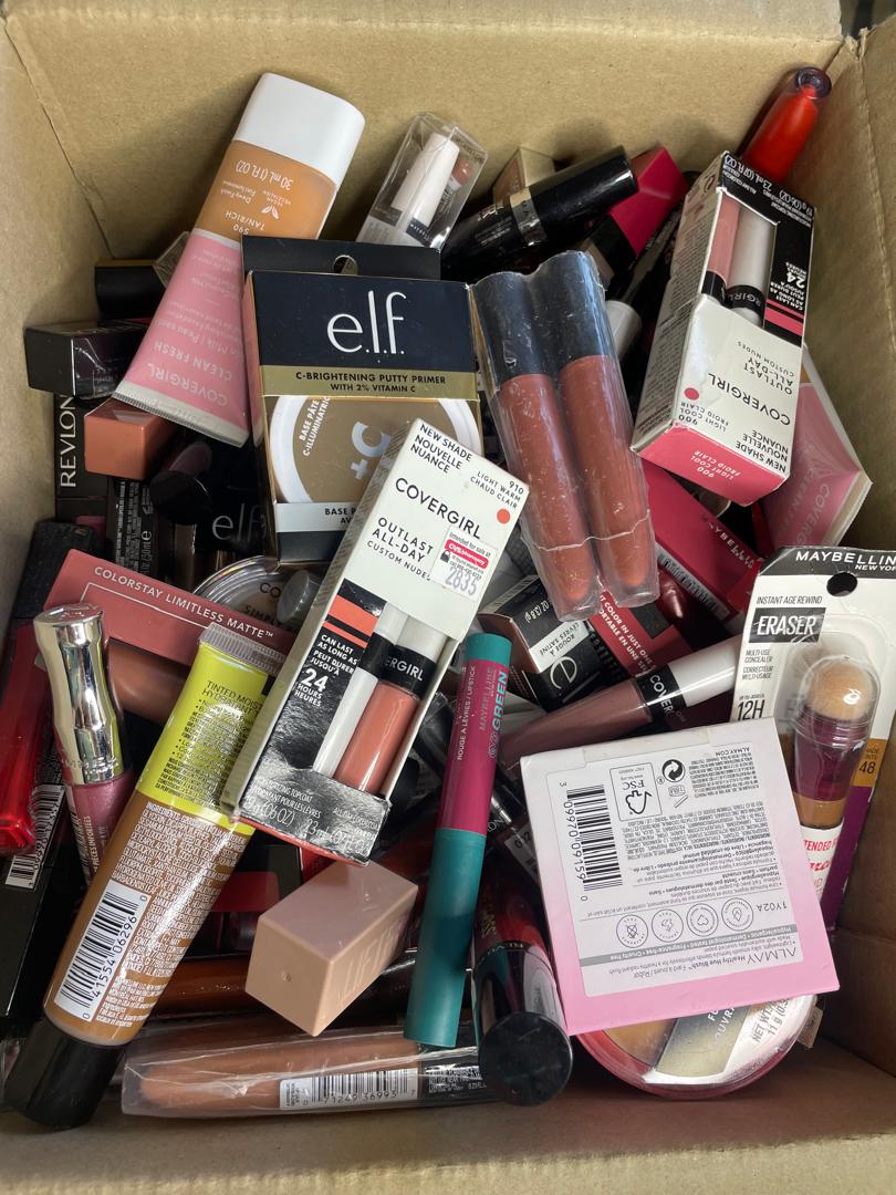 ⭐ Caja de Cósmeticos Premium Surtida marcas TOP - 50 Productos (Desde 2.62$/Unidad) ⭐