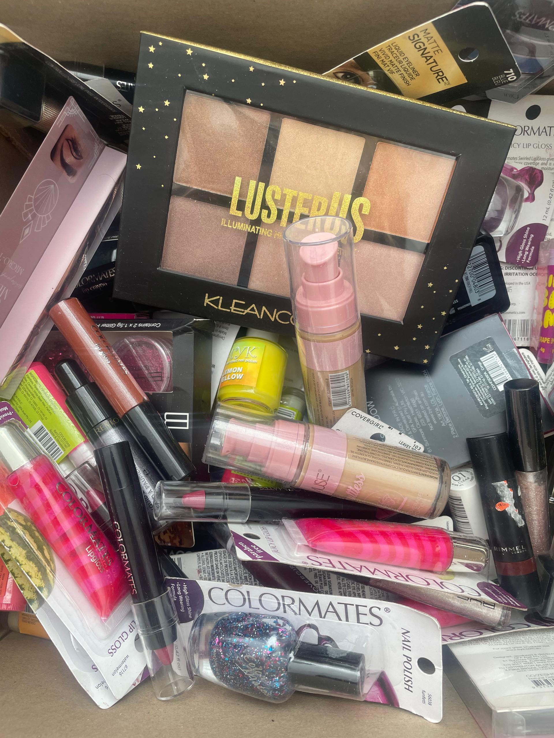 Caja de Cósmeticos Surtida - 300 Productos (1.3$/Unidad)