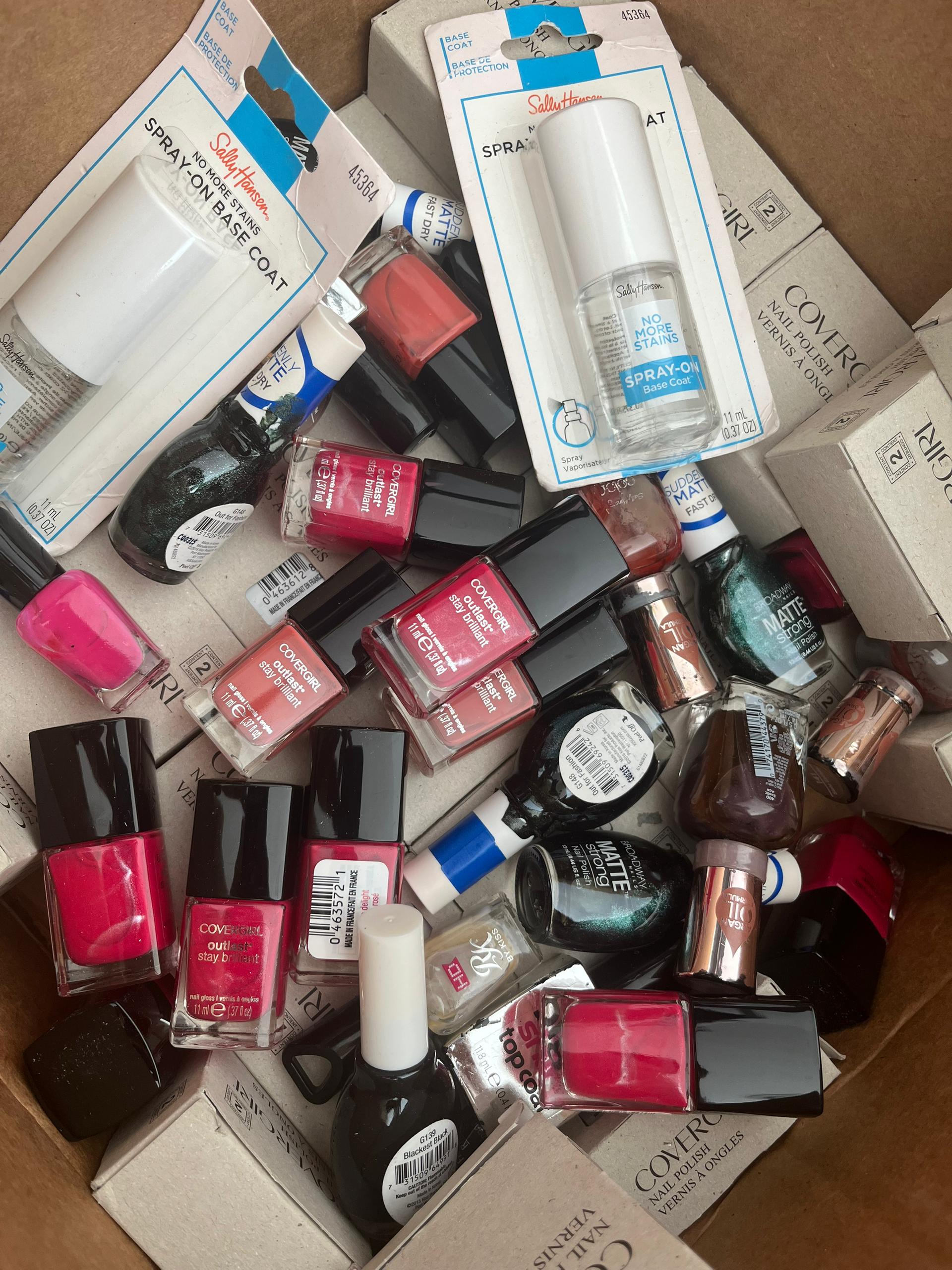 Surtido de esmaltes y accesorios para las uñas minimo 5 Unds (0,80$C/U)