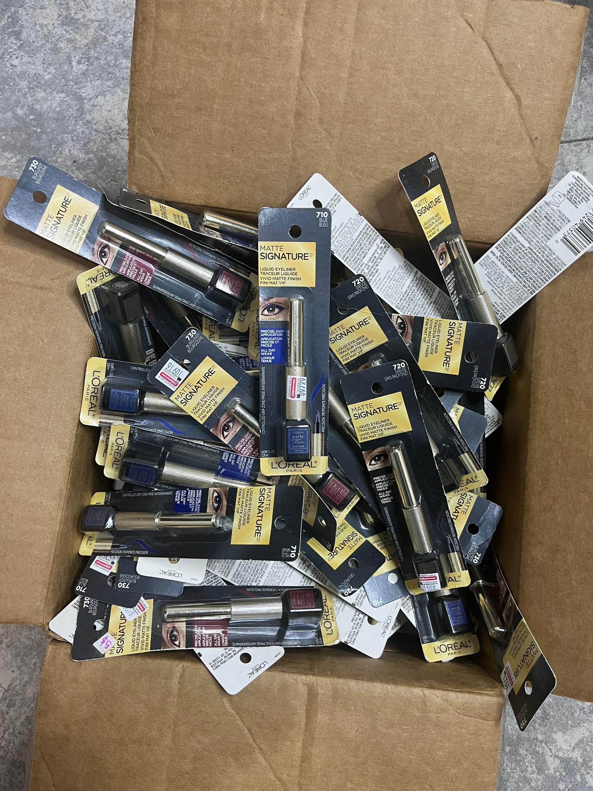 Surtido de delineadores de ojos minimo 5 Unds (1,50$C/U)