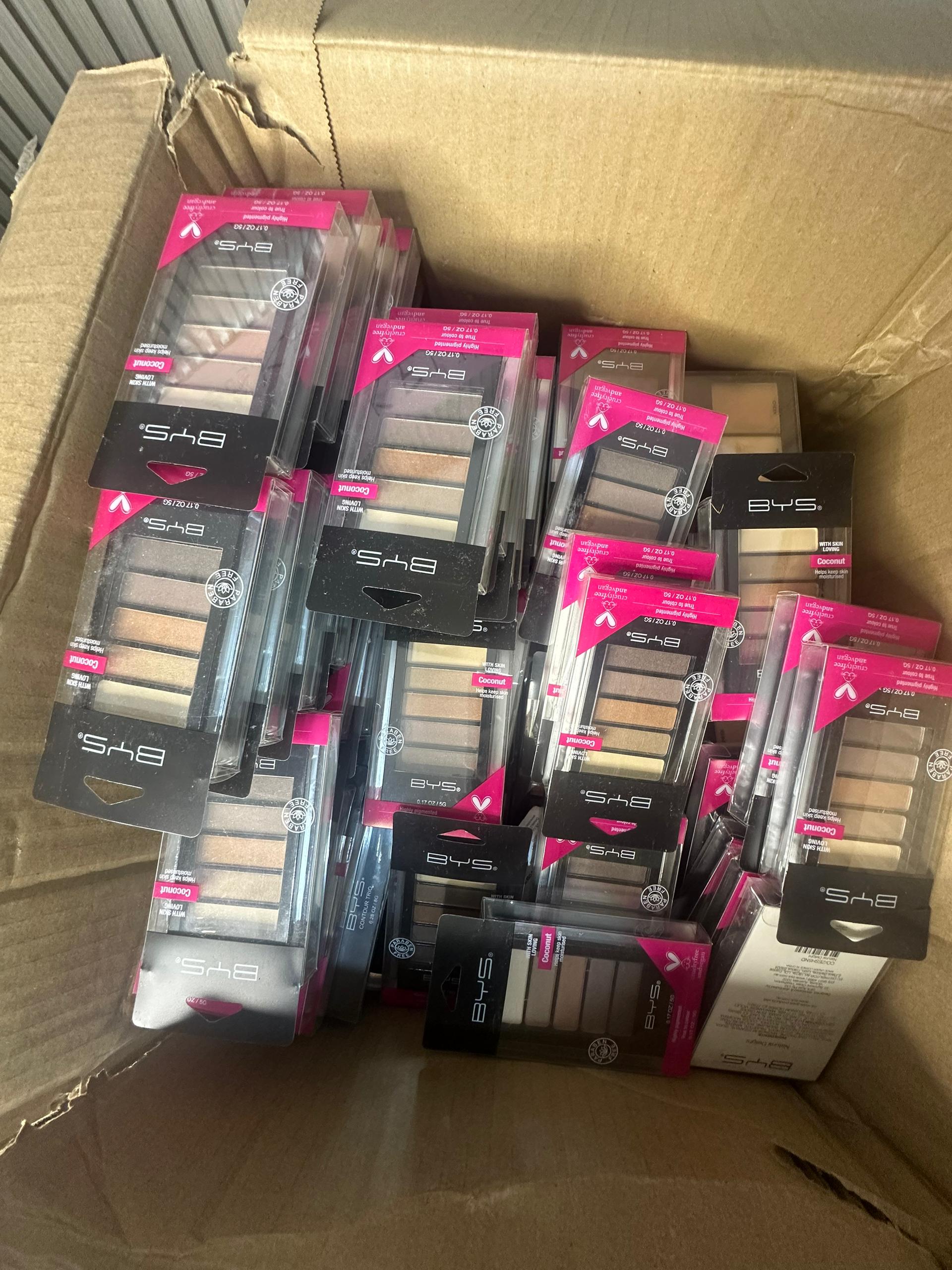 Surtido de paletas de sombras